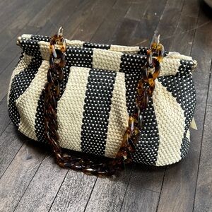 A new day straw clutch NWT